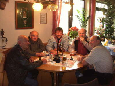 Fr�hschoppen am Stammtisch